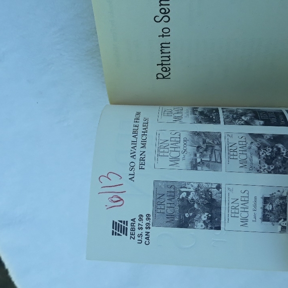 Return To Sender, a paperback book written by Fern Michaels 2010 - Picture 6 of 7